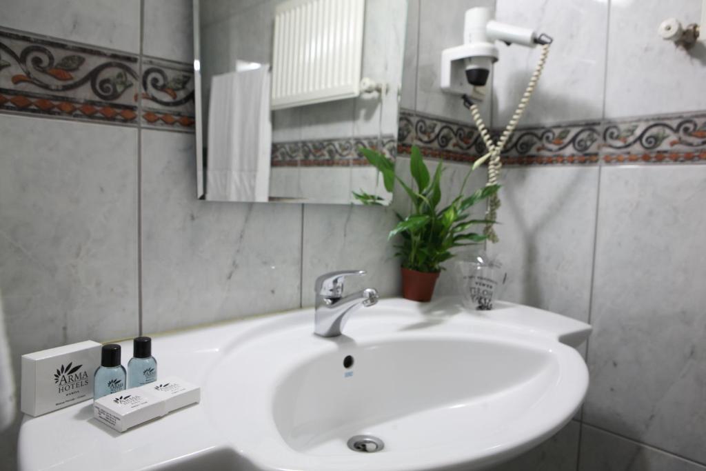 Arma Hotel Manisa Extérieur photo